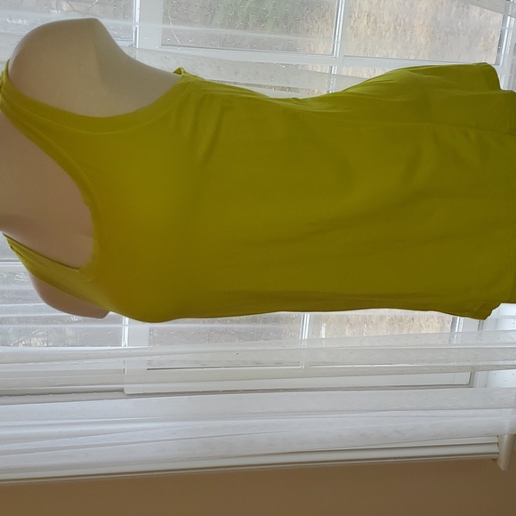 Soma sport racerback sport top. Size Medium - Picture 1 of 4